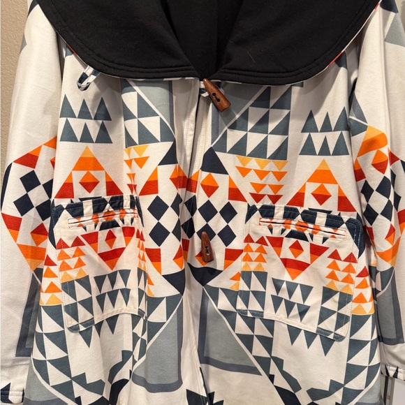 Geometric Patterned Hooded Jacket - Picture 3 of 8